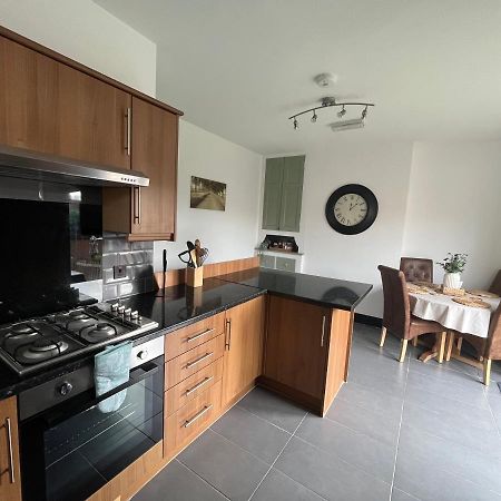Royston Village, Barnsley, 1930'S Contemporary Villa エクステリア 写真