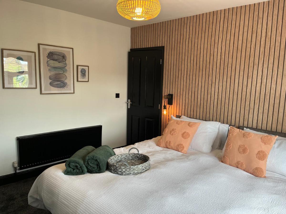 Royston Village, Barnsley, 1930'S Contemporary Villa エクステリア 写真